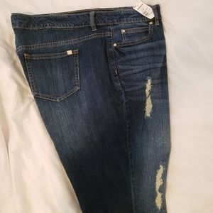 Jennifer Lopez plus size capris